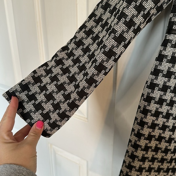 Kasper Black and white full zip jacket size 4 women’s - Picture 2 of 3